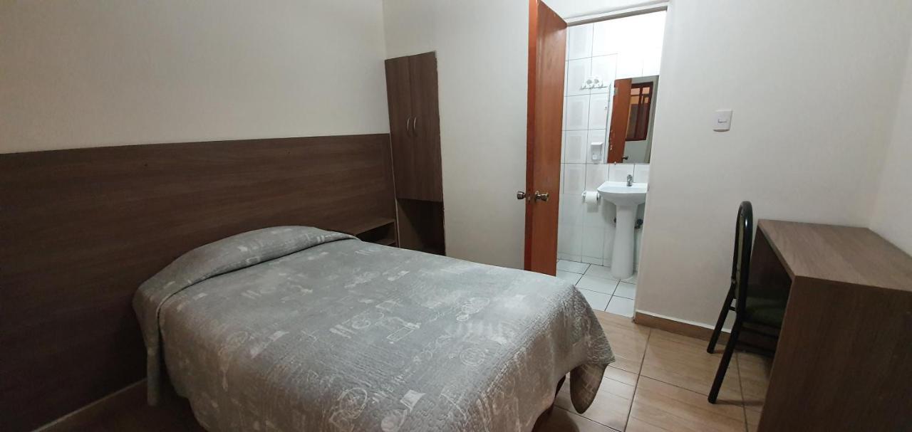 Hostal El Loa Calama Esterno foto